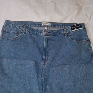 Abercrombie & Fitch Curve Love High Rise 90's Relaxed Jean New With Tah